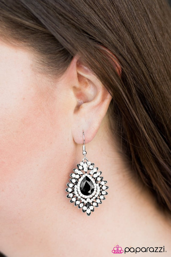 DIVA-de and Conquer - black