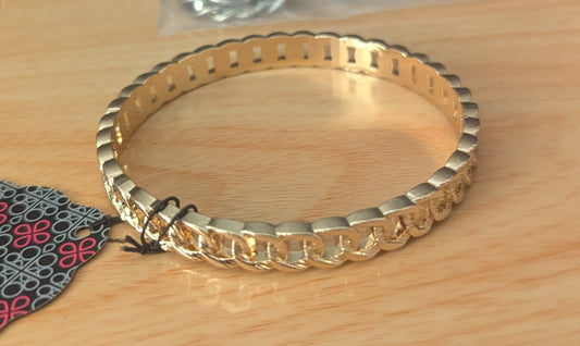 Might and Chain - gold bangle